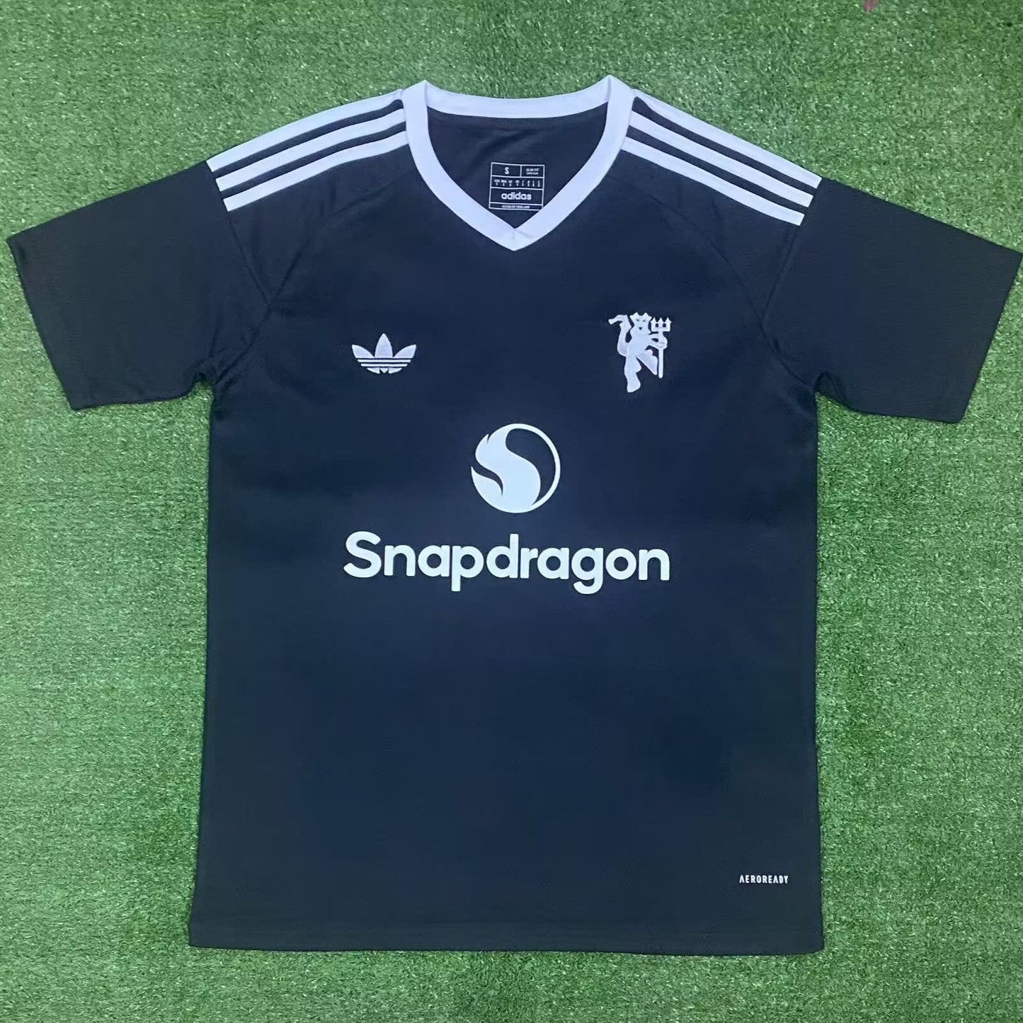 מנצ'סטר יונייטד שלישית 24/25