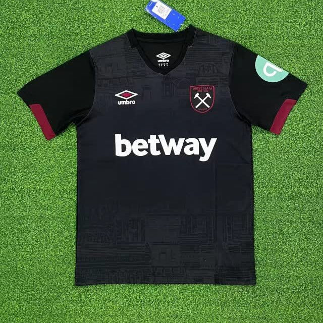 ווסטהאם חוץ 24/25